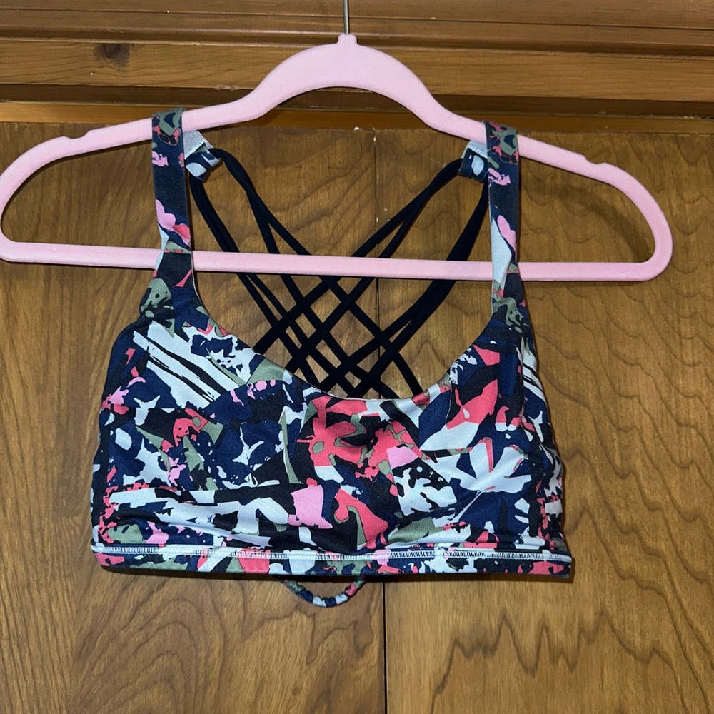 Lululemon sports bra